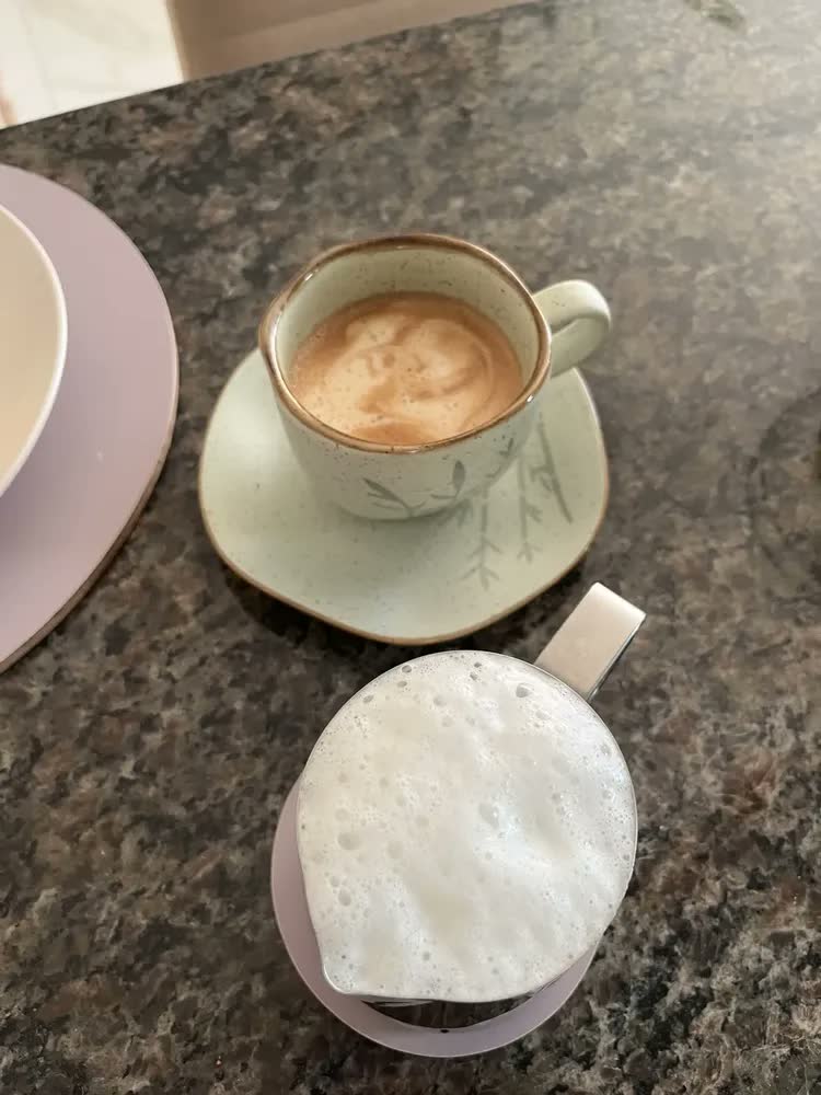 foto de Cafeteira Espresso Dolce Crema 20 Bar Mondial C-20-EC