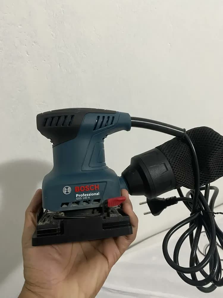 foto de Lixadeira Orbital Com Coletor Bosch Gss 140a