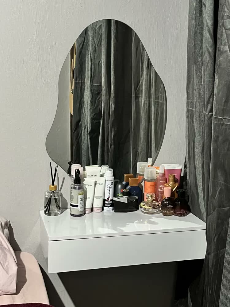 foto de Espelho Orgânico Parede Lopazzi 70x50 Lapidado Com Suporte Sem Moldura Design Moderno Luxo