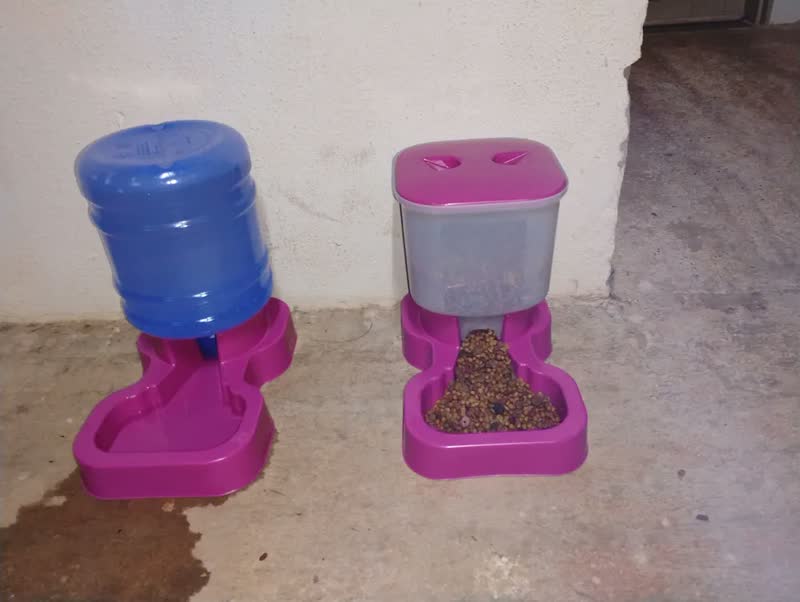 foto de Comedouro E Bebedouro Automático Pra Cachorros Grande Porte