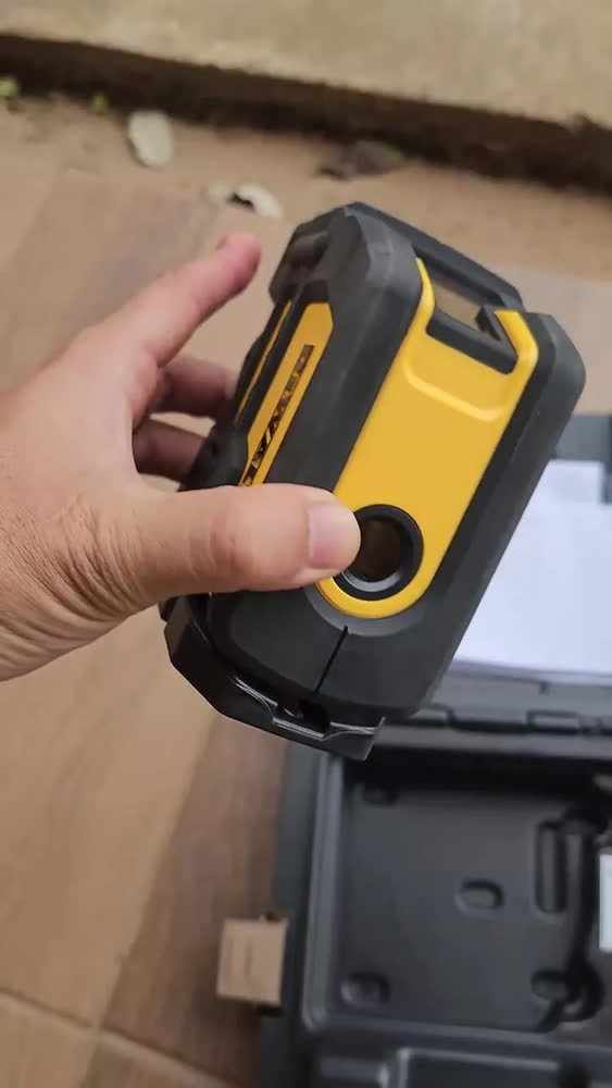 foto de Nível a Laser Combinado Dewalt DW0822CG Cor Verde até 70M