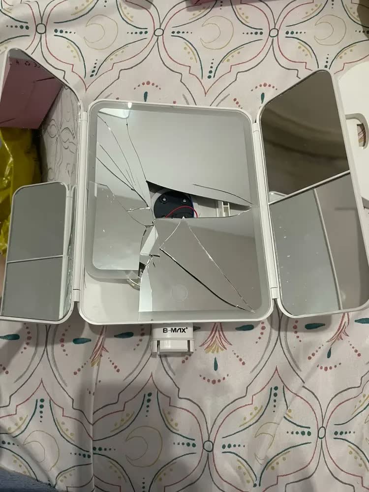 foto de Espelho Retangular para Maquiagem com 16 LEDs Portátil USB