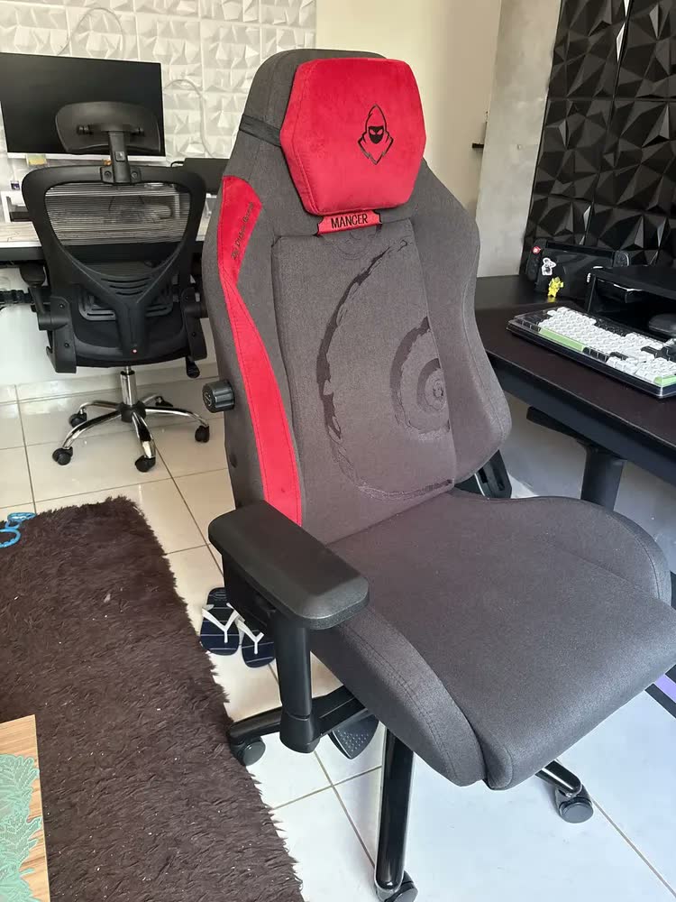 foto de Cadeira Gamer Mancer Cycles Z Life, Preto E Vermelho