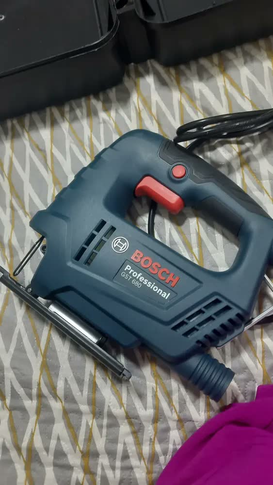 foto de Serra Tico-tico 500w Gst 680 Bosch C/ Kit Serras E Maleta