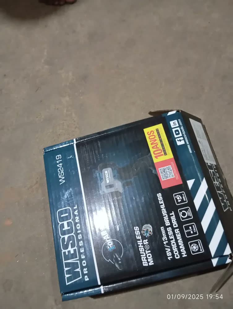 foto de Parafusadeira Furadeira De Impacto Bateria 18v Ws2419 Wesco Cor Azul com Preto Bivolt