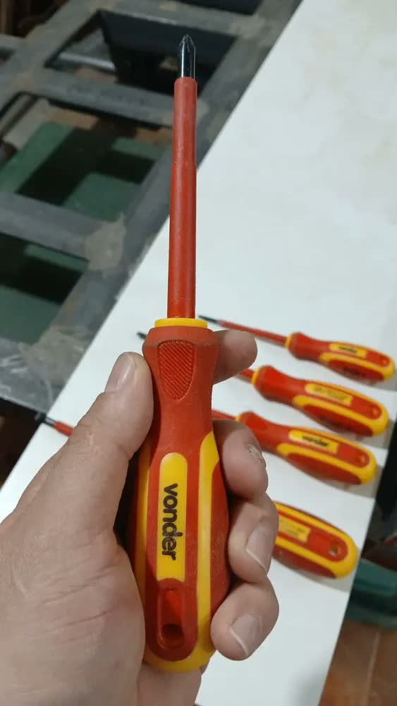 foto de Jogo De Chaves Fenda Phillips Isolada Eletricista Iec60900 Vonder 1.000v
