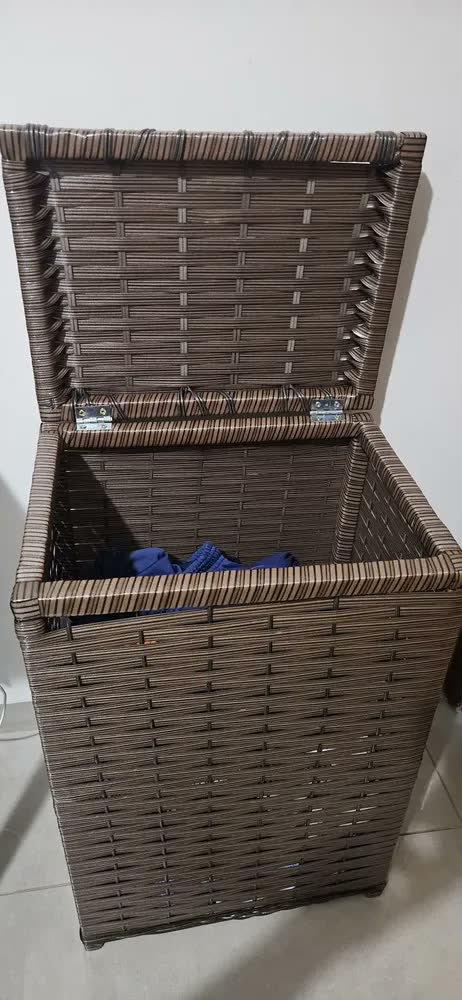 foto de Cesto De Roupa Suja Fibra Sintética 70 Litros