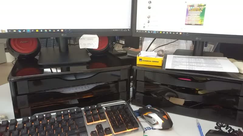 foto de Suporte Monitor Mesa Souza 3 Gavetas Preto MDF Fixo 16x39 cm