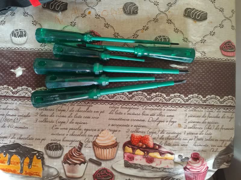 foto de Jogo De Chave Fenda/phillips Isolada 6 Peças St08041l Sata Cor Verde