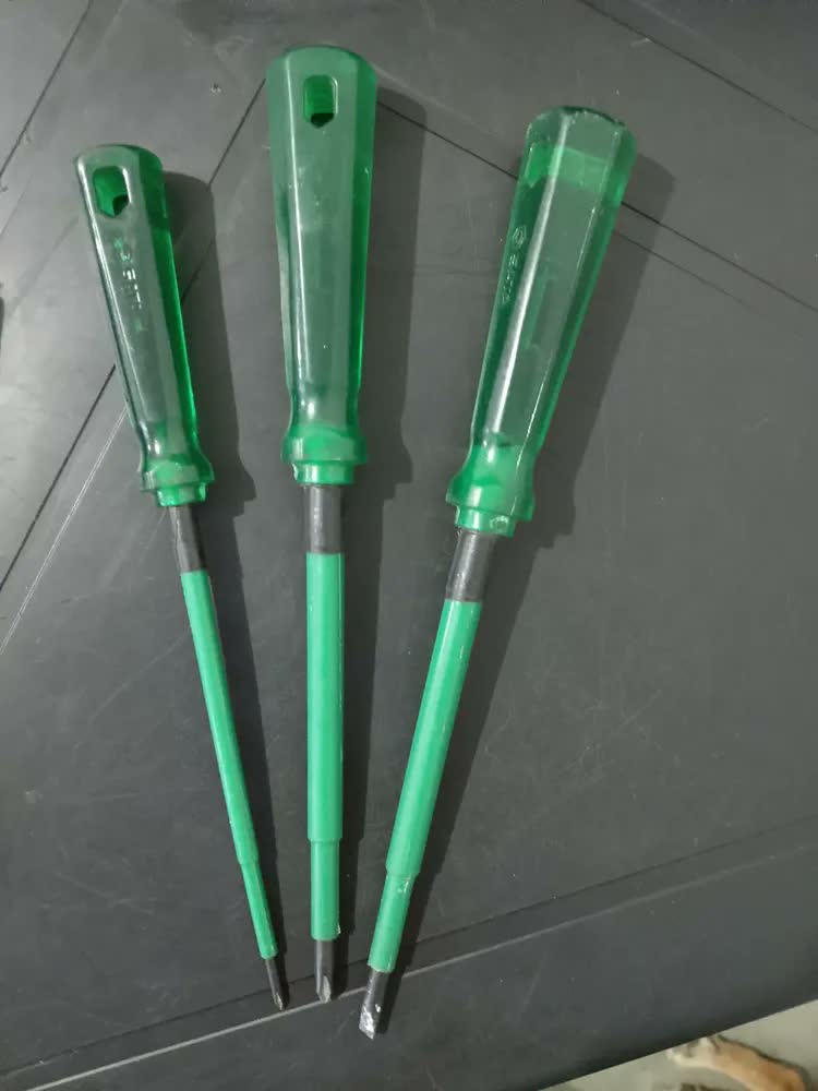foto de Jogo De Chave Fenda/phillips Isolada 6 Peças St08041l Sata Cor Verde
