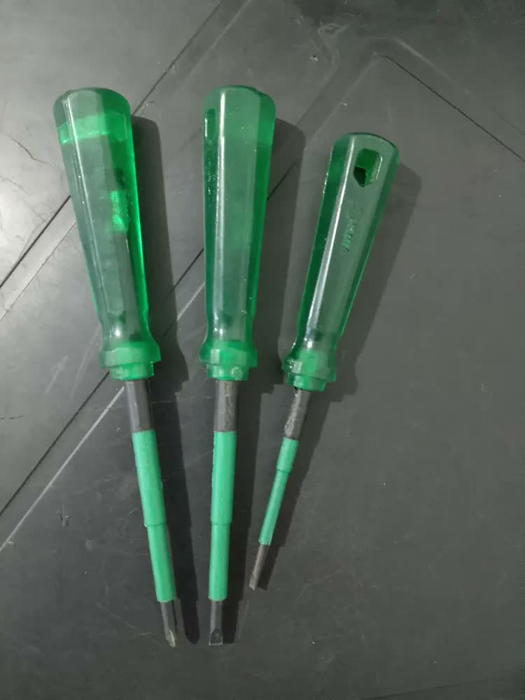 foto de Jogo De Chave Fenda/phillips Isolada 6 Peças St08041l Sata Cor Verde