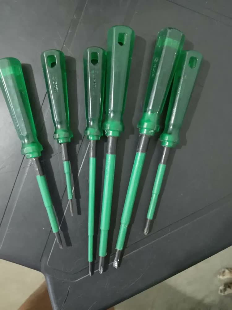 foto de Jogo De Chave Fenda/phillips Isolada 6 Peças St08041l Sata Cor Verde