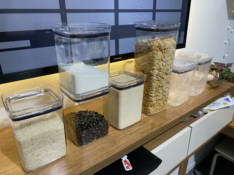 foto de Kit 4 Potes Herméticos Acrílico Cristal 1 Litro livre de BPA Armazenar Alimento Organizar