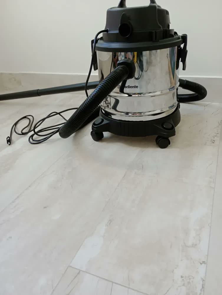 foto de Aspirador Pó E Água 20l Inox Gradiente + Bico Extratora