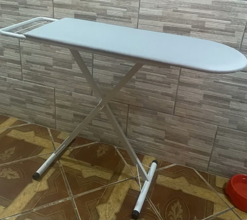 foto de Mesa Tabua Passar Roupa Extra Forte + Porta Ferro Cor Branco Liso