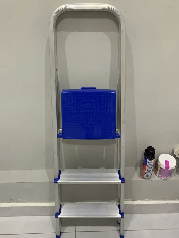 foto de Escada Aluminio Dobrável 3 Degraus Mor