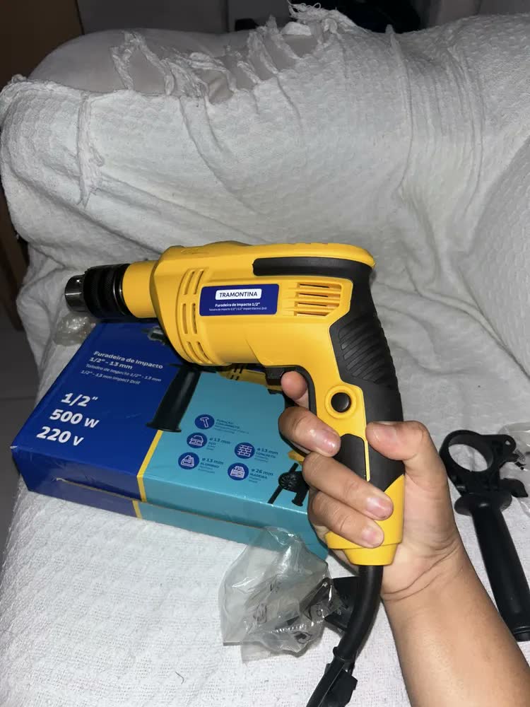 foto de Furadeira De Impacto 500w 1/2 Pol Tramontina Cor Amarelo Frequência 50hz