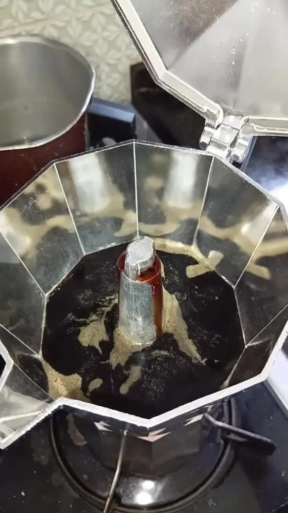 foto de Cafeteira Italiana Wincy Alumínio 12 Xícaras
