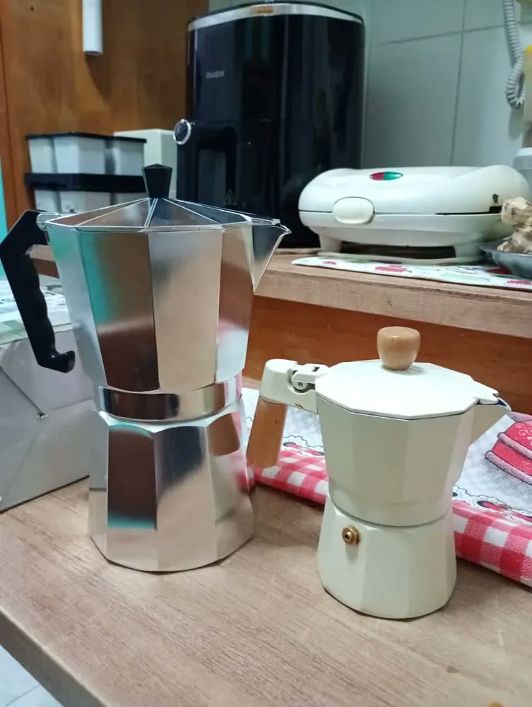 foto de Cafeteira Italiana Wincy Alumínio 12 Xícaras