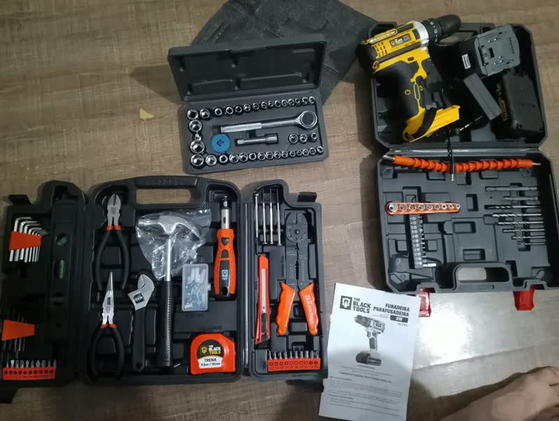 foto de Furadeira Parafusadeira De Impacto 2 Baterias 21v 3/8 Com Kit Jogo De Ferramentas 169 Peças Com Maleta The Black Tools