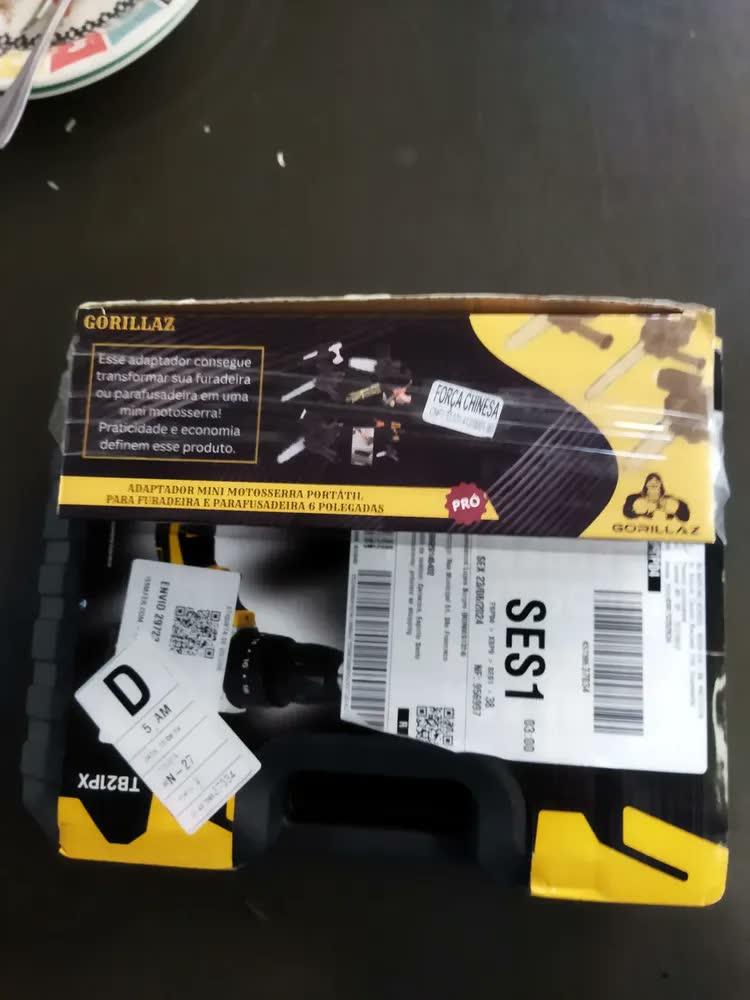 foto de Parafusadeira Furadeira De Impacto Profissional 21v Tb-21px 2 Bateria Com Maleta E Adaptador Motosserra The Black Tools