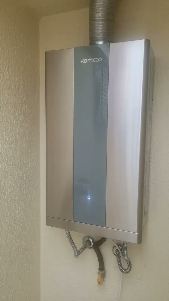 foto de Aquecedor de água a gás GLP Komeco Digital Inox AUT KO 21DI G2