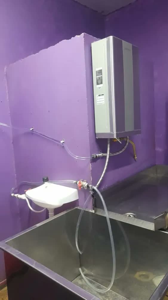 foto de Aquecedor de água a gás GLP Komeco Digital Inox AUT KO 21DI G2