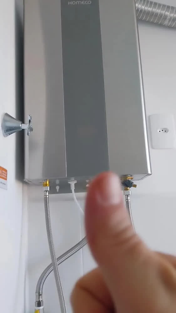foto de Aquecedor de água a gás GLP Komeco Digital Inox AUT KO 21DI G2