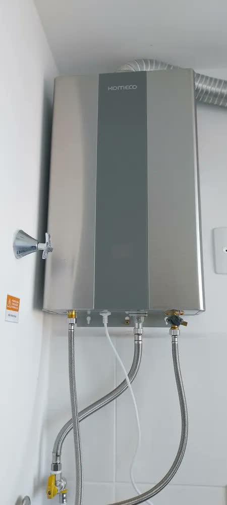 foto de Aquecedor de água a gás GLP Komeco Digital Inox AUT KO 21DI G2
