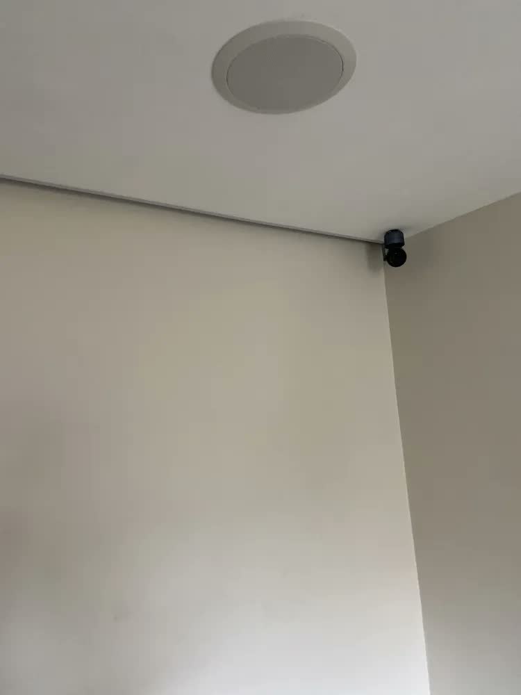 foto de Câmera Segurança Wifi Inteligente Novadigital Cs-call Botão Chamada Onvif Tuya Smart Life Alexa Google App 110V 220V Bivolt Com Fonte Cinza