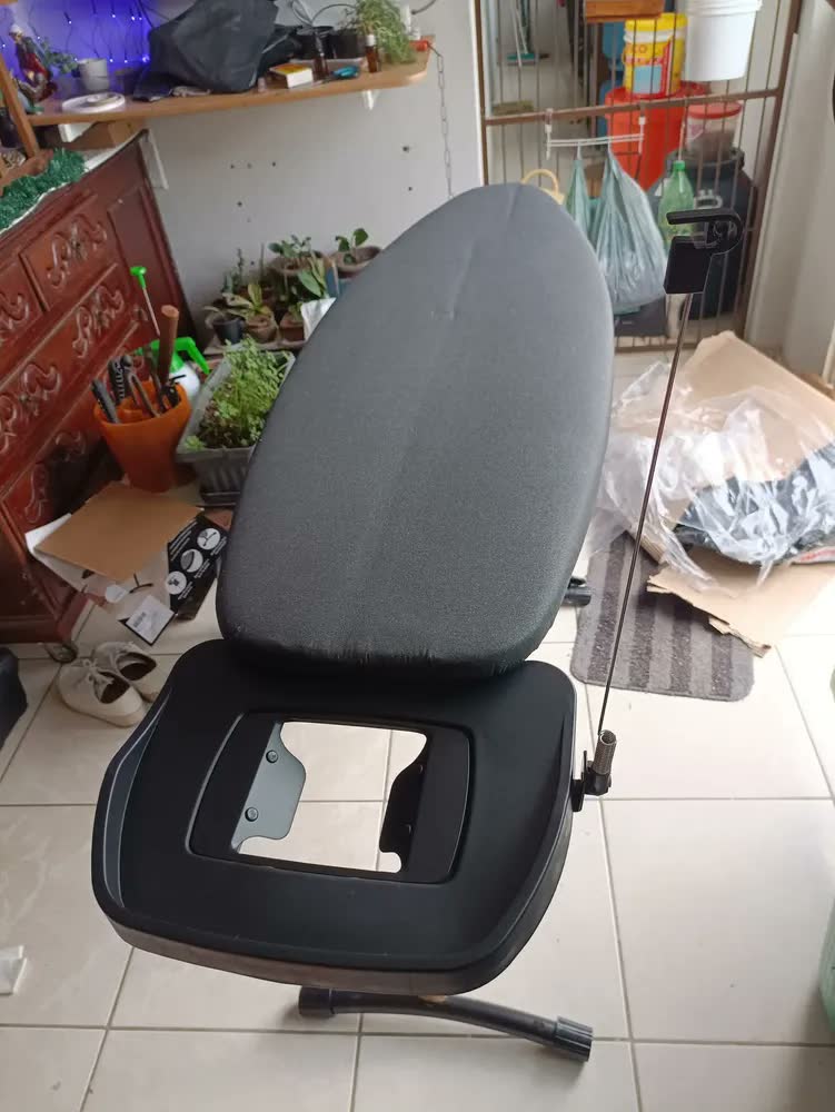 foto de Tábua De Passar Com Rodinhas E Suporte Fio 45,7cm X 1,34m