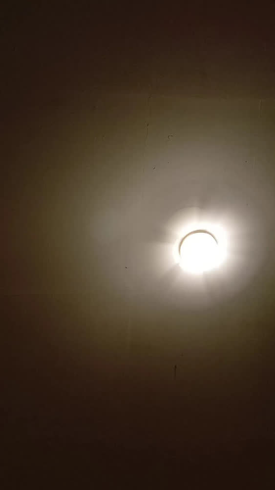foto de VentIlador de Teto Luz LED 8 Controle Remoto 5 Pás Branco 42cm