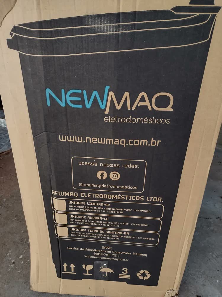 foto de Tanquinho de Lavar Roupa 10kg Newmaq Semiautomática Preto