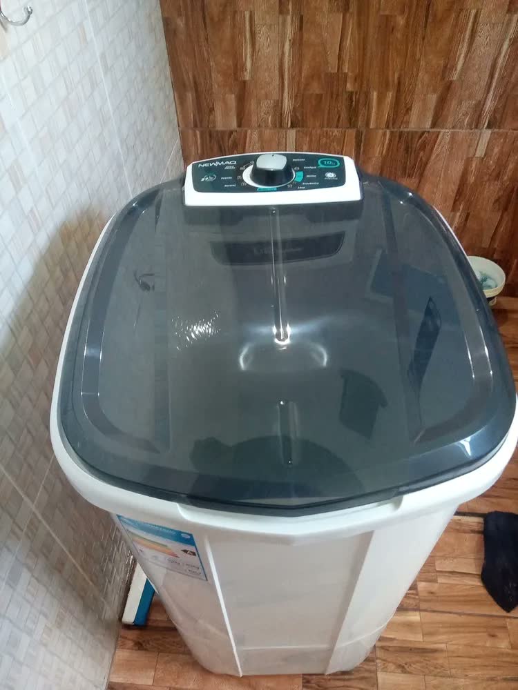 foto de Tanquinho de Lavar Roupa 10kg Newmaq Semiautomática Preto