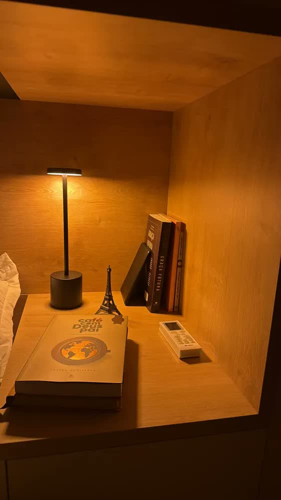 foto de Luminária Mesa Abajur Led Dimerizável Sem Fio Recarregável
