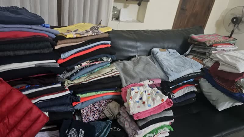 foto de Vaporizador De Roupas Egs20 Tábua De Passar Electrolux Cinza 127v