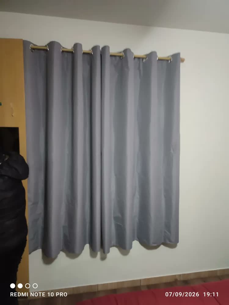foto de Cortina Blackout Em Tecido 2,80 X 1,80 Corta Luz 100%  A Luz