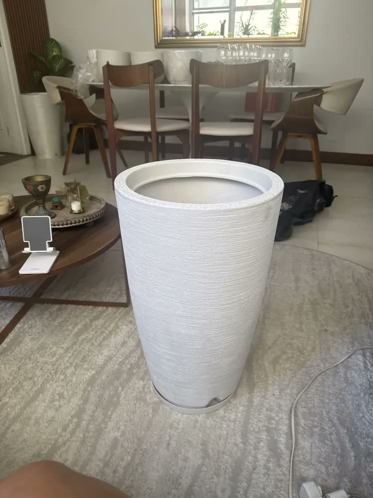 foto de Kit 2 Vasos Plantas Polietileno Grande Leve Decorativo 60cm
