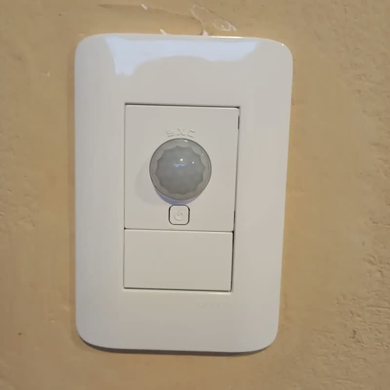 foto de Sensor Presença Movimento Parede 4x2 Modular Exatron Lesp4001 Xc 110v 220v Bivolt On Off X-control Branco