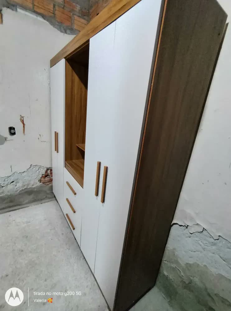 foto de Guarda-roupa Notavel Nt 5015 Nt 5015 Cor Freijó/off White De Mdf Com 4 Portas Articuladas