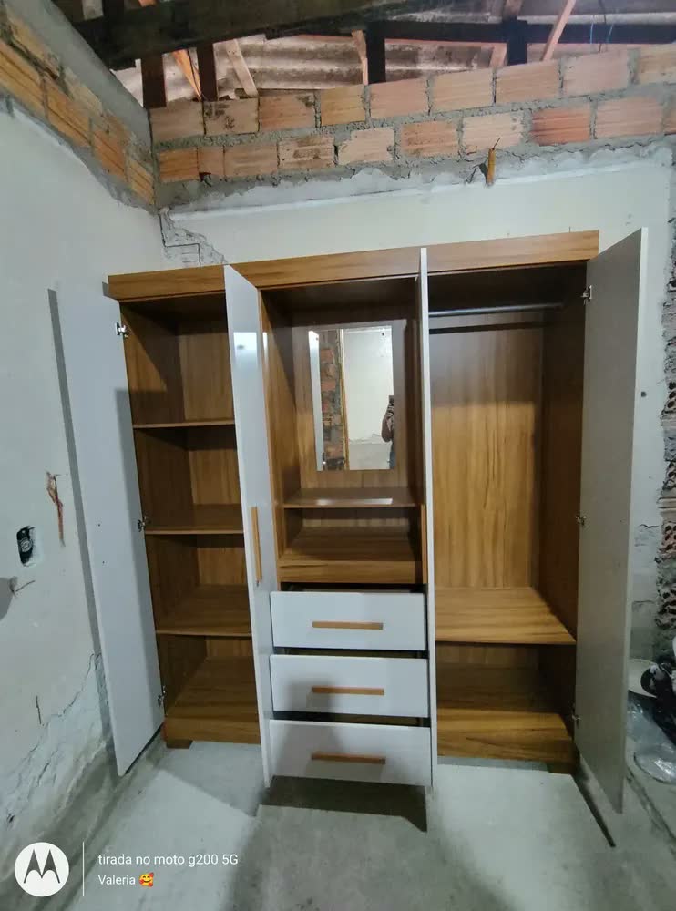 foto de Guarda-roupa Notavel Nt 5015 Nt 5015 Cor Freijó/off White De Mdf Com 4 Portas Articuladas