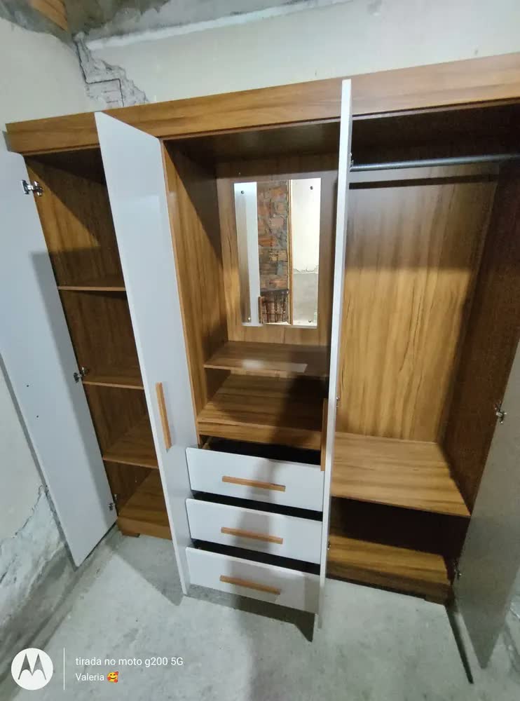 foto de Guarda-roupa Notavel Nt 5015 Nt 5015 Cor Freijó/off White De Mdf Com 4 Portas Articuladas