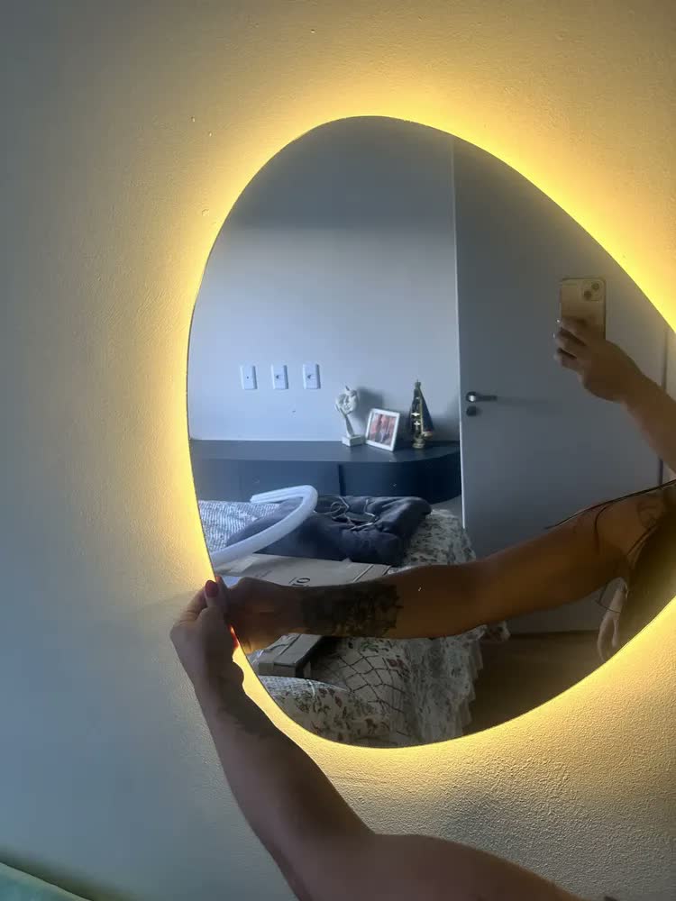 foto de Espelho Led Orgânico 50x60 Lavabo Maquiagem Banheiro Sala