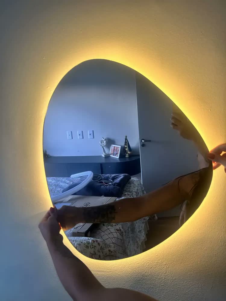 foto de Espelho Led Orgânico 50x60 Lavabo Maquiagem Banheiro Sala
