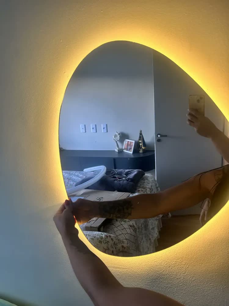 foto de Espelho Led Orgânico 50x60 Lavabo Maquiagem Banheiro Sala
