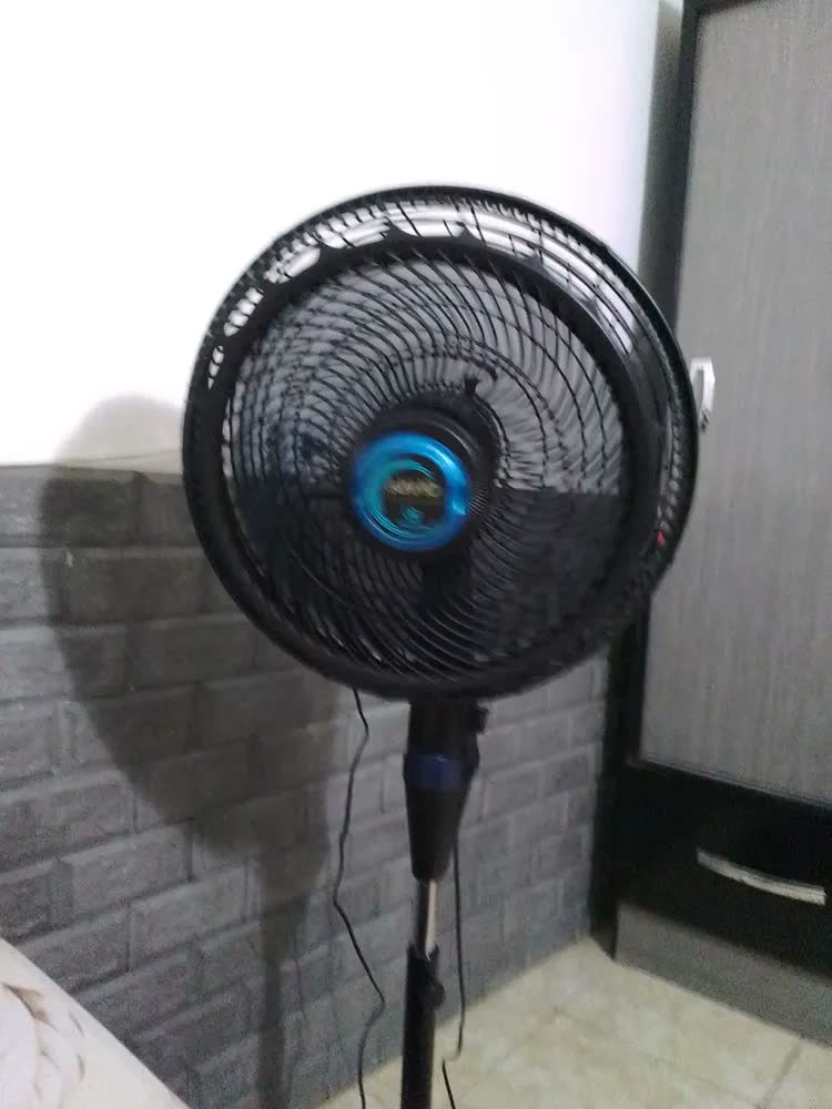 foto de Ventilador Arno X-treme 9 Coluna Repelente 40cm Ve9r