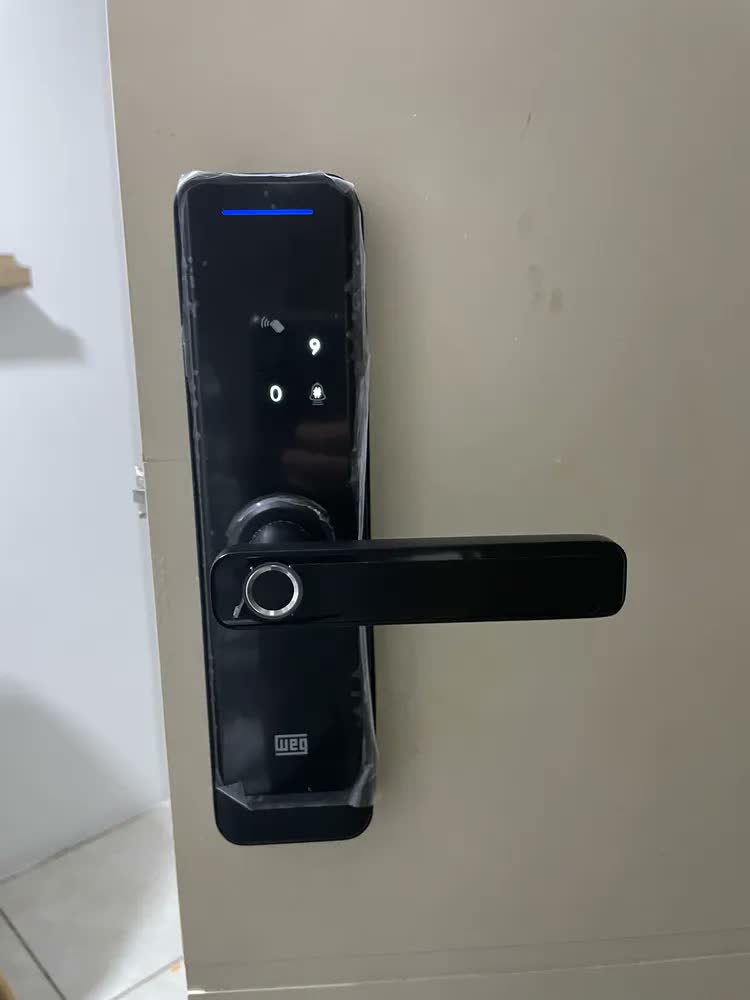 foto de Fechadura WEG Home Wi-Fi Embutir Controle No Celular
