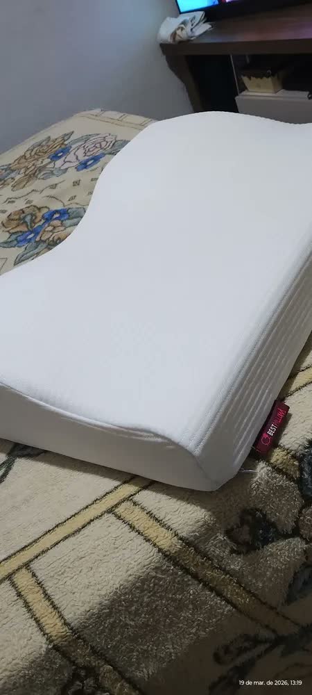 foto de Travesseiro Anatômico Ortopédico Pillowow Best Pillow Branco Com Espuma de Memória e Capa Hipoalergênica
