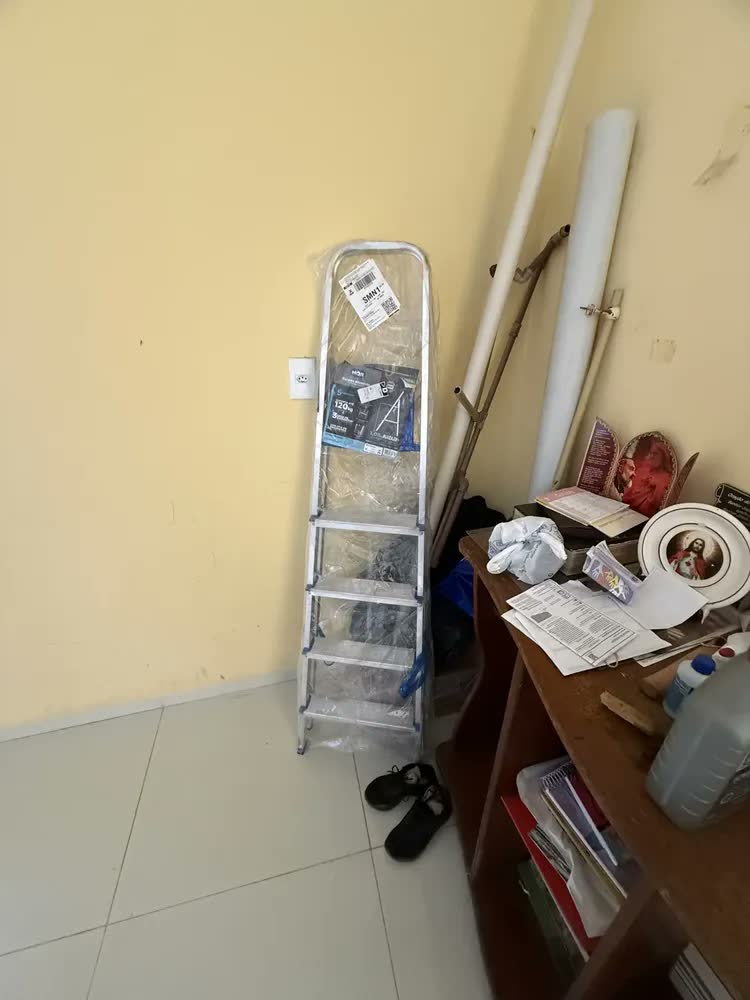 foto de Escada 5 Degraus Alumínio Tesoura Doméstica Reforçada Mor