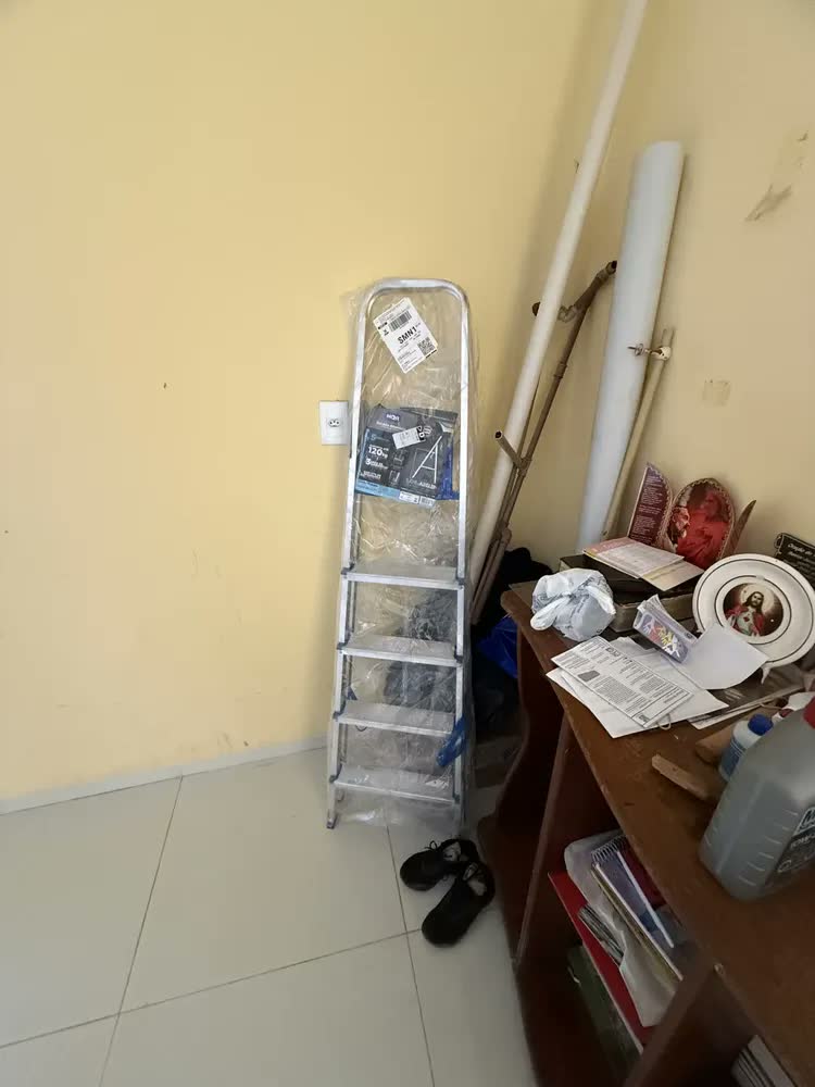 foto de Escada 5 Degraus Alumínio Tesoura Doméstica Reforçada Mor